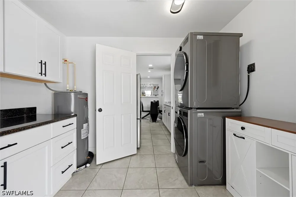 Glenway Court Fort Myers, FL 33916