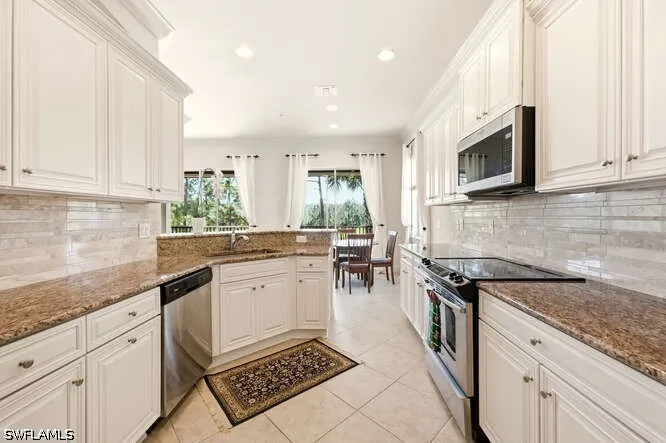 Glastonbury Circle #202 Fort Myers, FL 33913