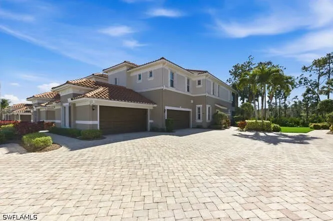 Glastonbury Circle #202 Fort Myers, FL 33913