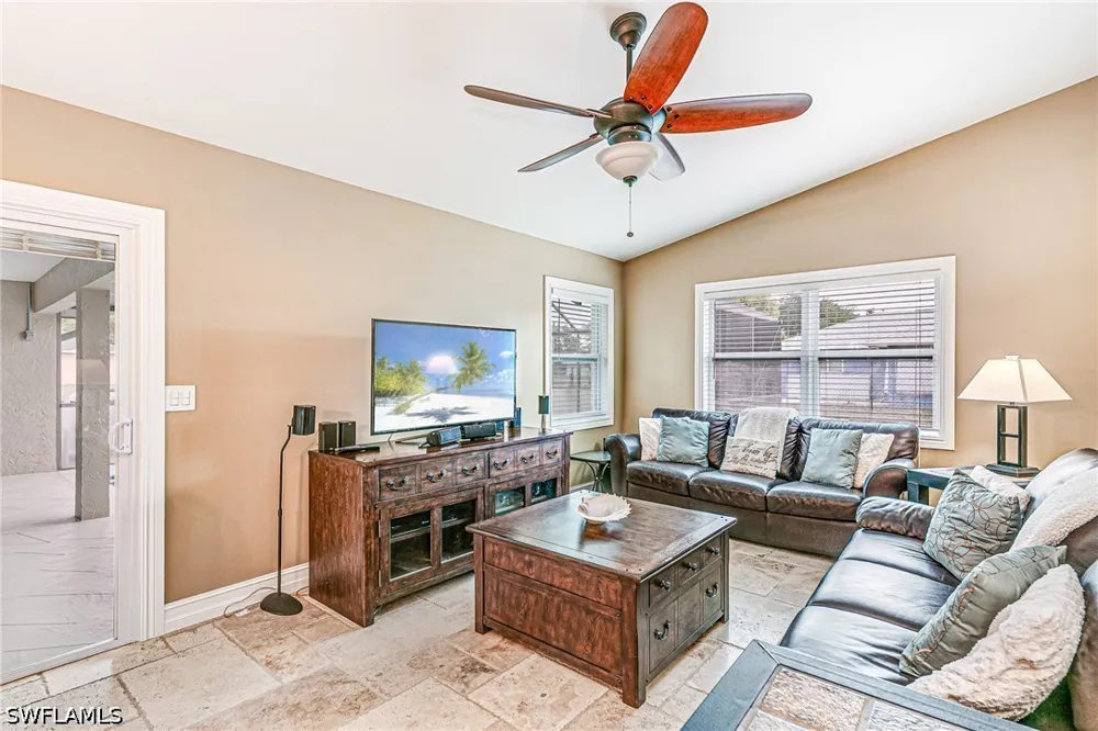 Candlewick Circle E Lehigh Acres, FL 33936