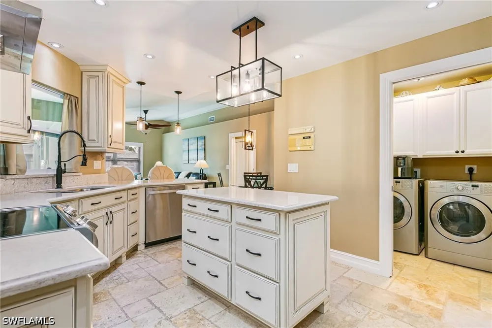 Candlewick Circle E Lehigh Acres, FL 33936
