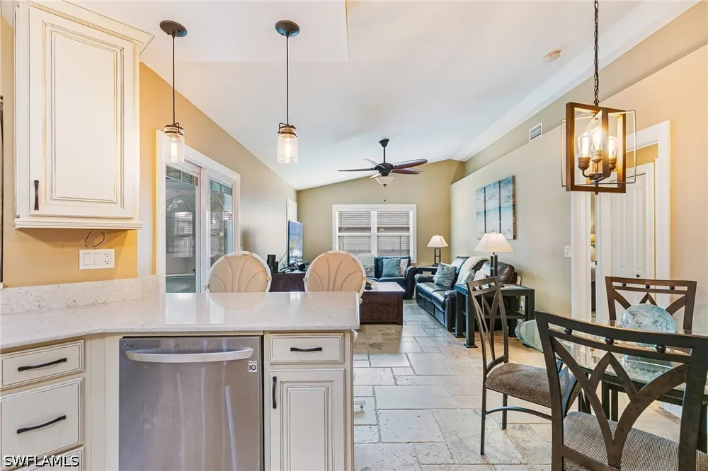 Candlewick Circle E Lehigh Acres, FL 33936
