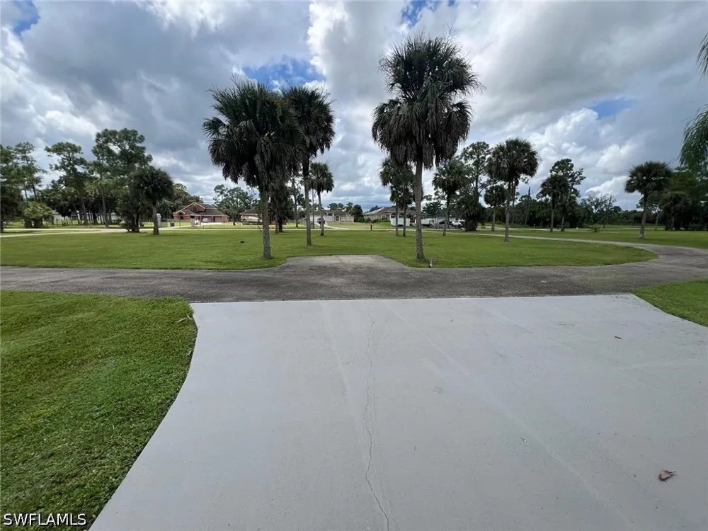 18th Avenue SE Naples, FL 34117