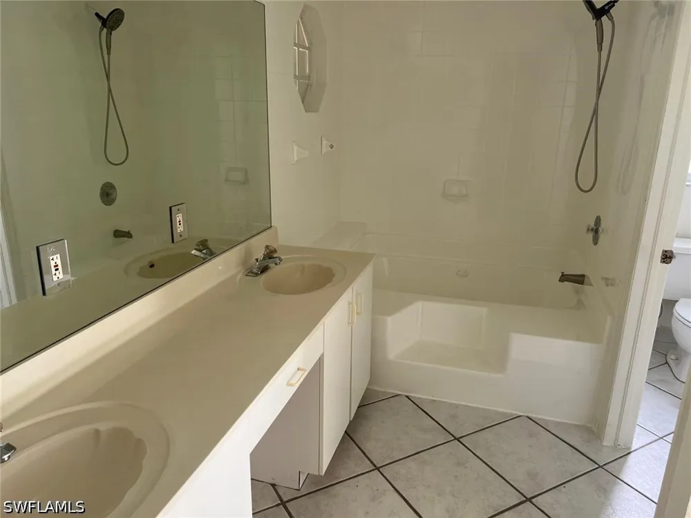 18th Avenue SE Naples, FL 34117
