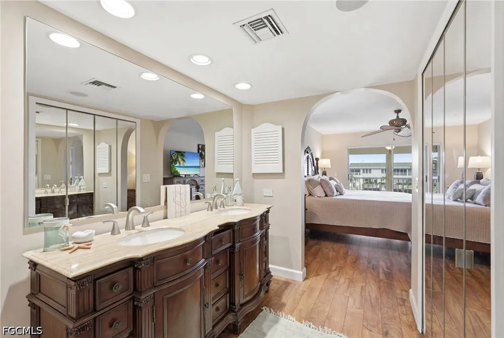 SE 20th Place #105 Cape Coral, FL 33904