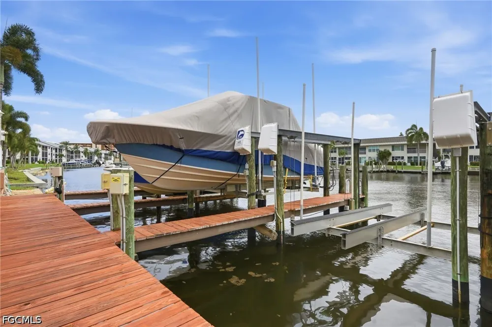 SE 20th Place #105 Cape Coral, FL 33904