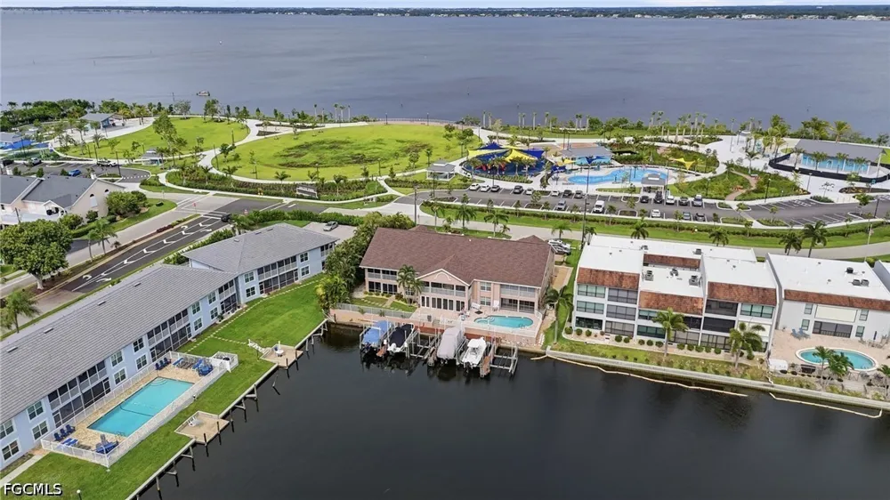 SE 20th Place #105 Cape Coral, FL 33904