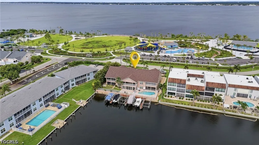 SE 20th Place #105 Cape Coral, FL 33904