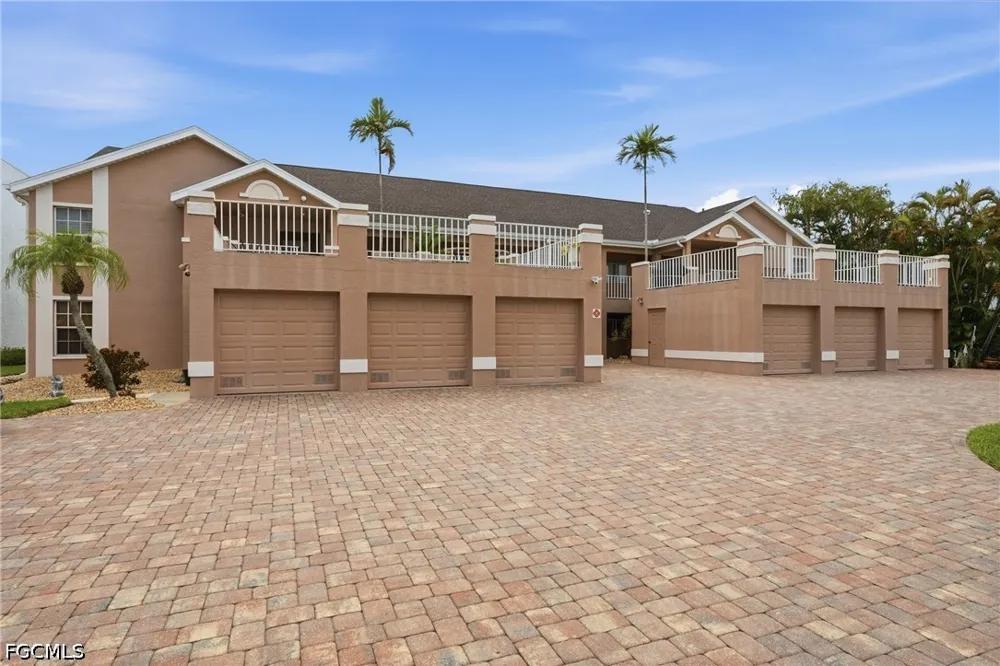 SE 20th Place #105 Cape Coral, FL 33904
