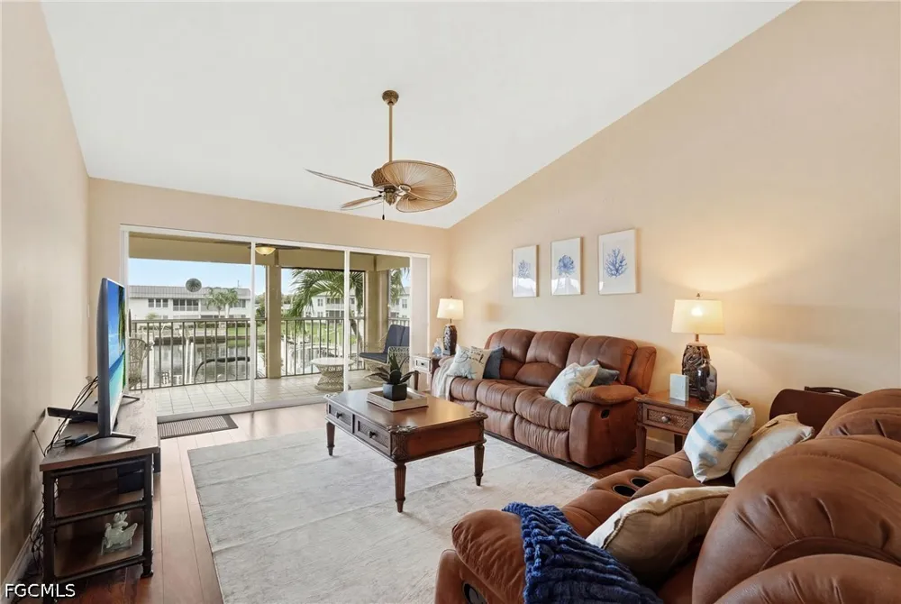 SE 20th Place #105 Cape Coral, FL 33904