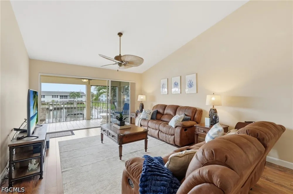 SE 20th Place #105 Cape Coral, FL 33904