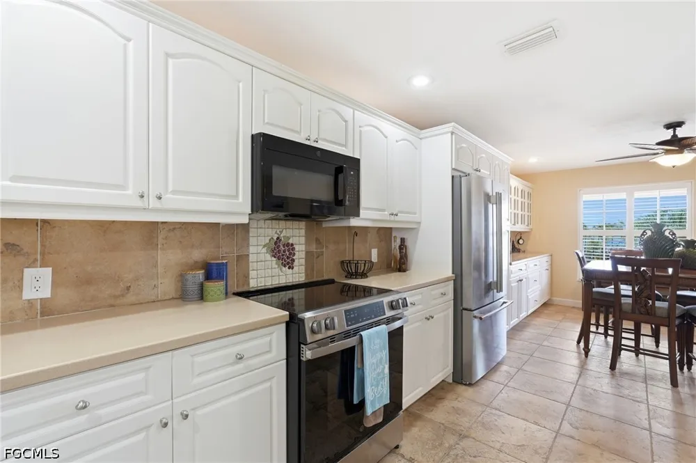 SE 20th Place #105 Cape Coral, FL 33904