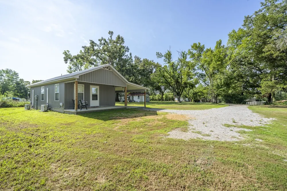 169 GEANS LN Savannah, TN 38372