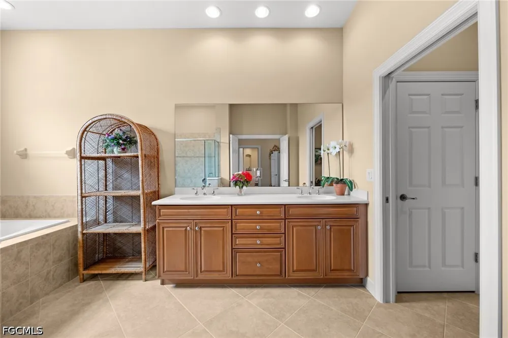 Glastonbury Circle #202 Fort Myers, FL 33913