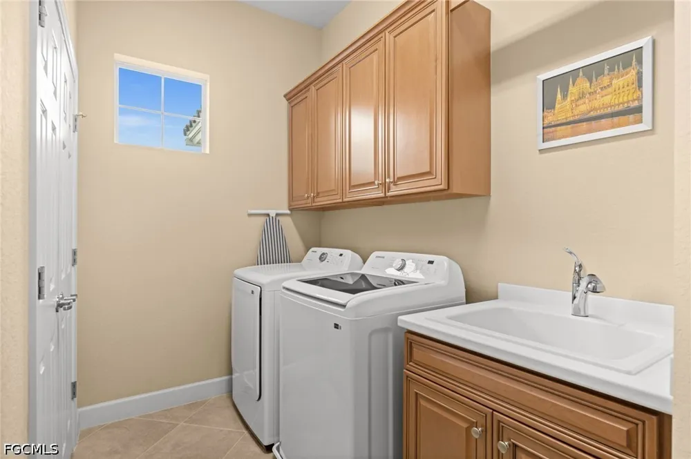 Glastonbury Circle #202 Fort Myers, FL 33913