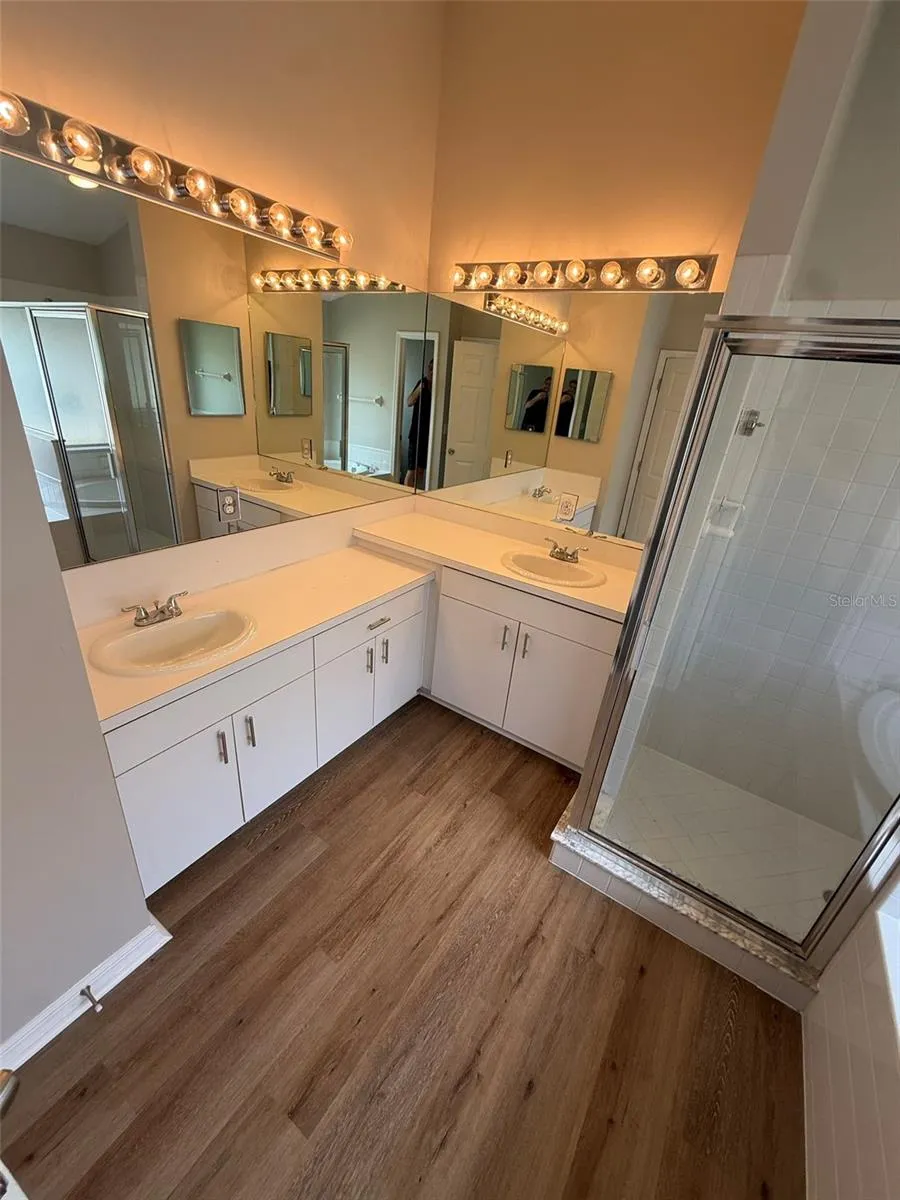 5316 COTTONWOOD TREE CIRCLE Valrico, FL 33596