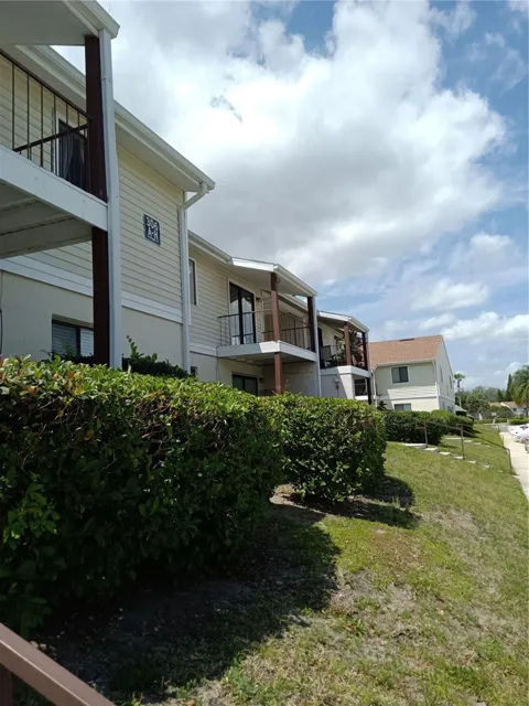 306 CHEROKEE COURT #F