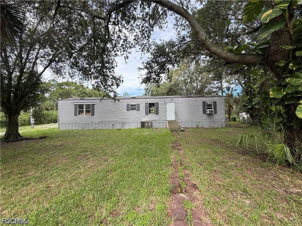 S Mayoral Street Clewiston, FL 33440
