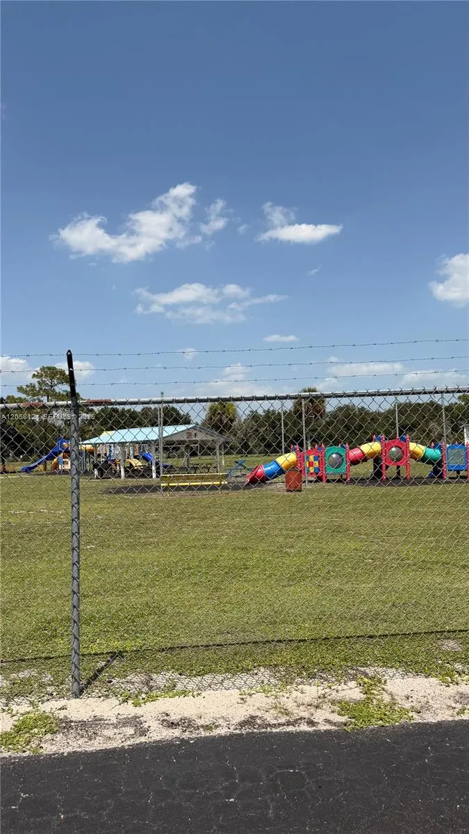 215 Kennel St Clewiston, FL 33440