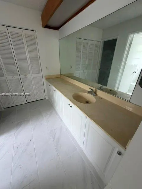 8933 SW 123rd Ct #207-5 Miami, FL 33186