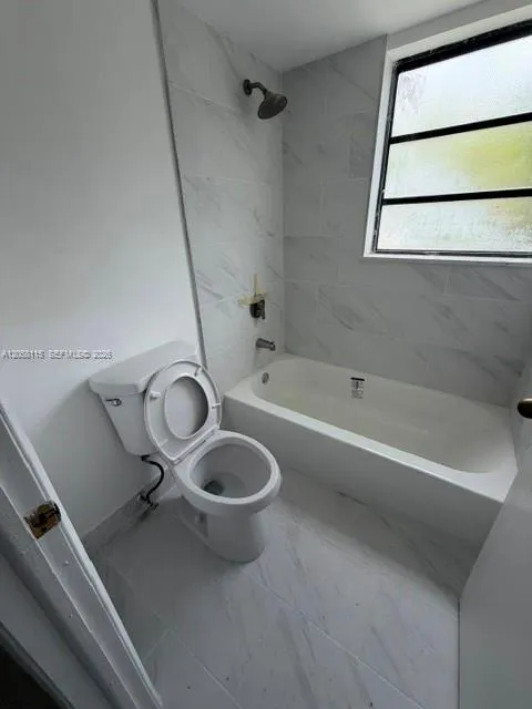 8933 SW 123rd Ct #207-5 Miami, FL 33186