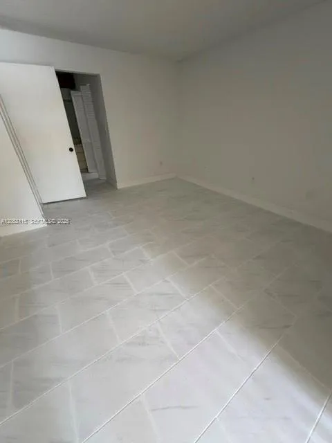 8933 SW 123rd Ct #207-5 Miami, FL 33186