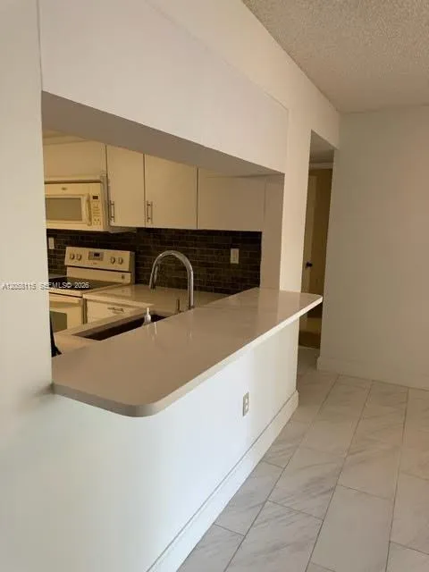 8933 SW 123rd Ct #207-5 Miami, FL 33186