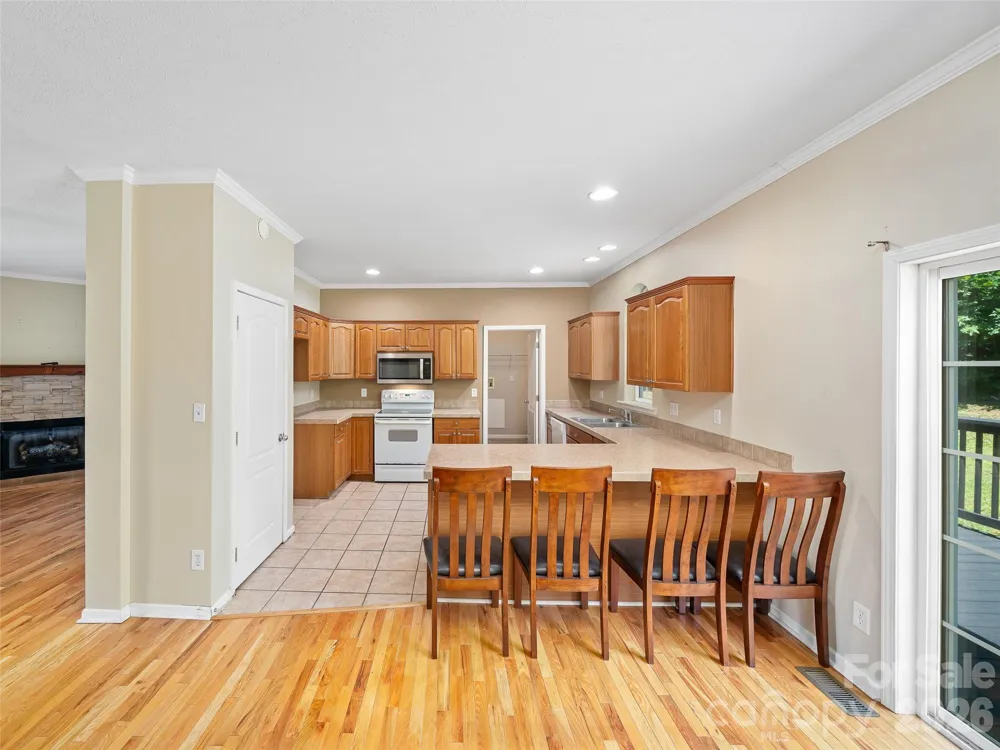 1470 Bear Creek Road Bakersville, NC 28705