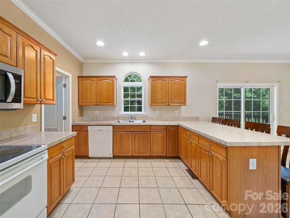 1470 Bear Creek Road Bakersville, NC 28705