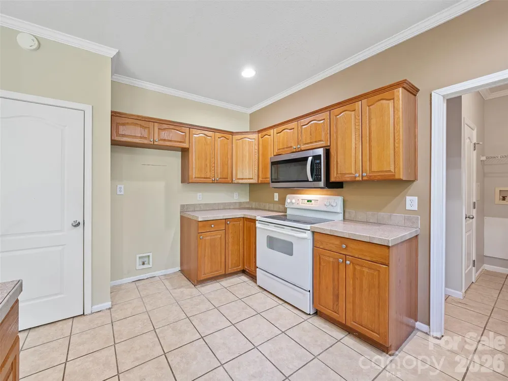 1470 Bear Creek Road Bakersville, NC 28705
