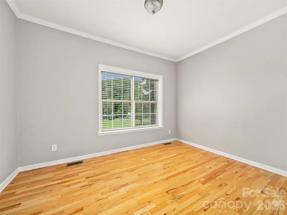 1470 Bear Creek Road Bakersville, NC 28705