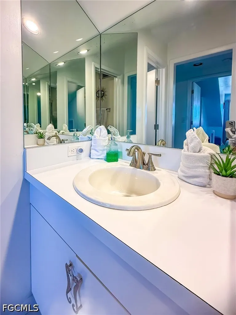 Escondidio Lane #80 Upper Captiva, FL 33924