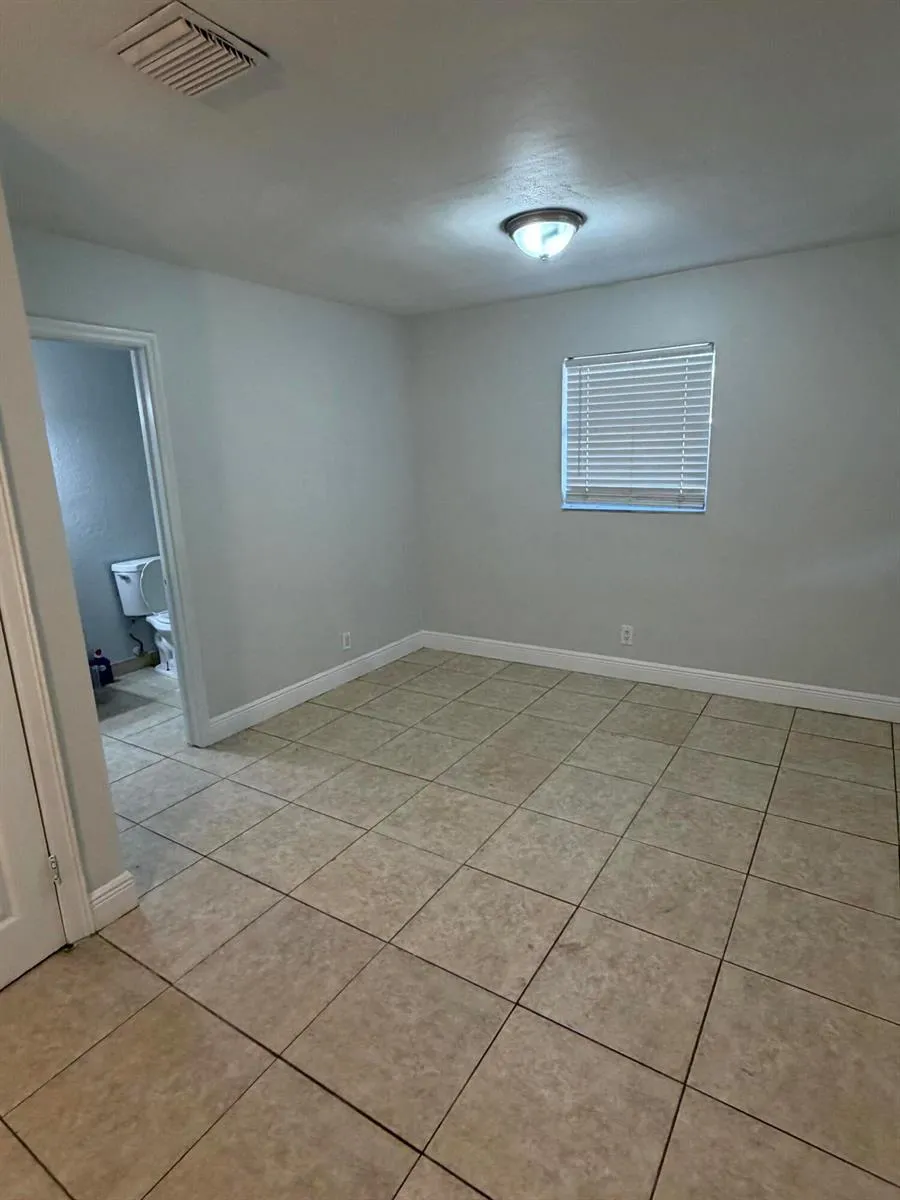 5572 SW 6th Court Margate, FL 33068