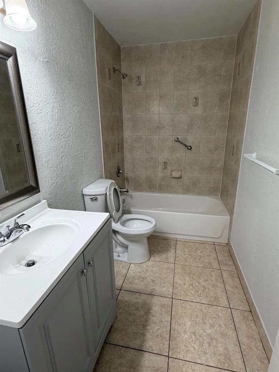 5572 SW 6th Court Margate, FL 33068