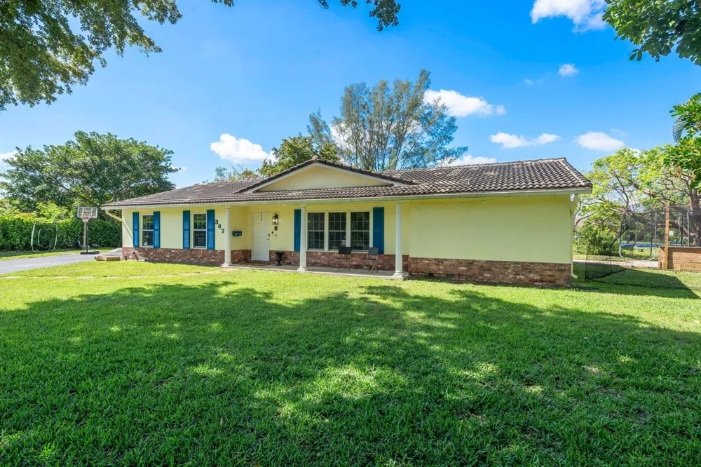 3671 NW 98TH TERRACE Coral Springs, FL 33065