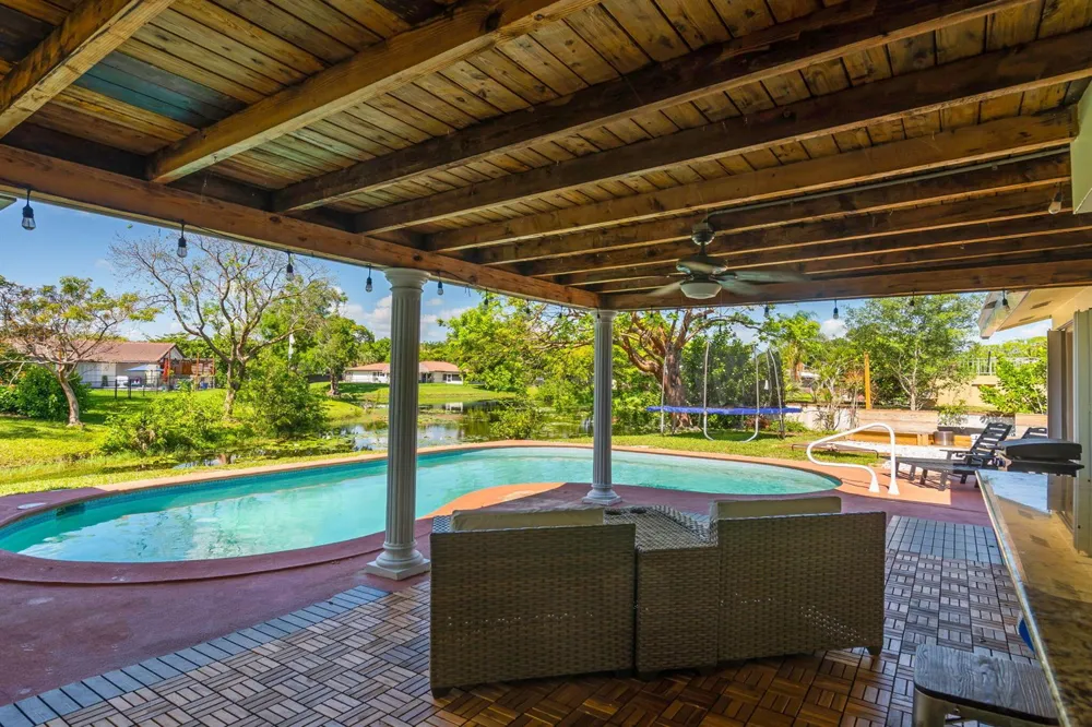 3671 NW 98TH TERRACE Coral Springs, FL 33065