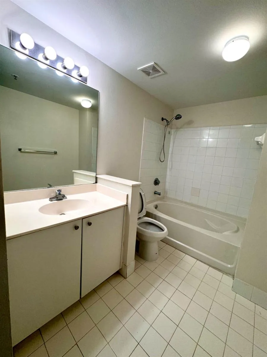 5840 W SAMPLE ROAD #303 Coral Springs, FL 33067
