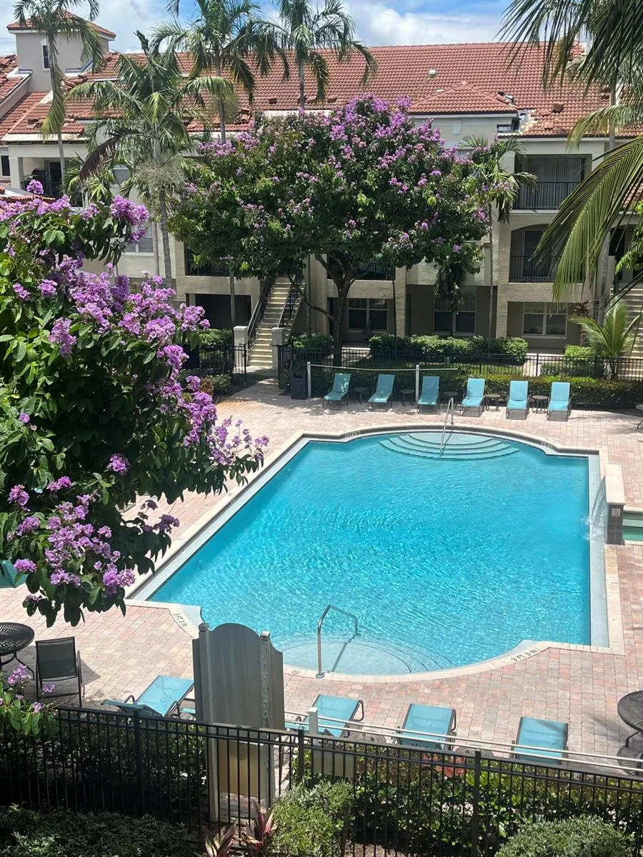 5840 W SAMPLE ROAD #303 Coral Springs, FL 33067