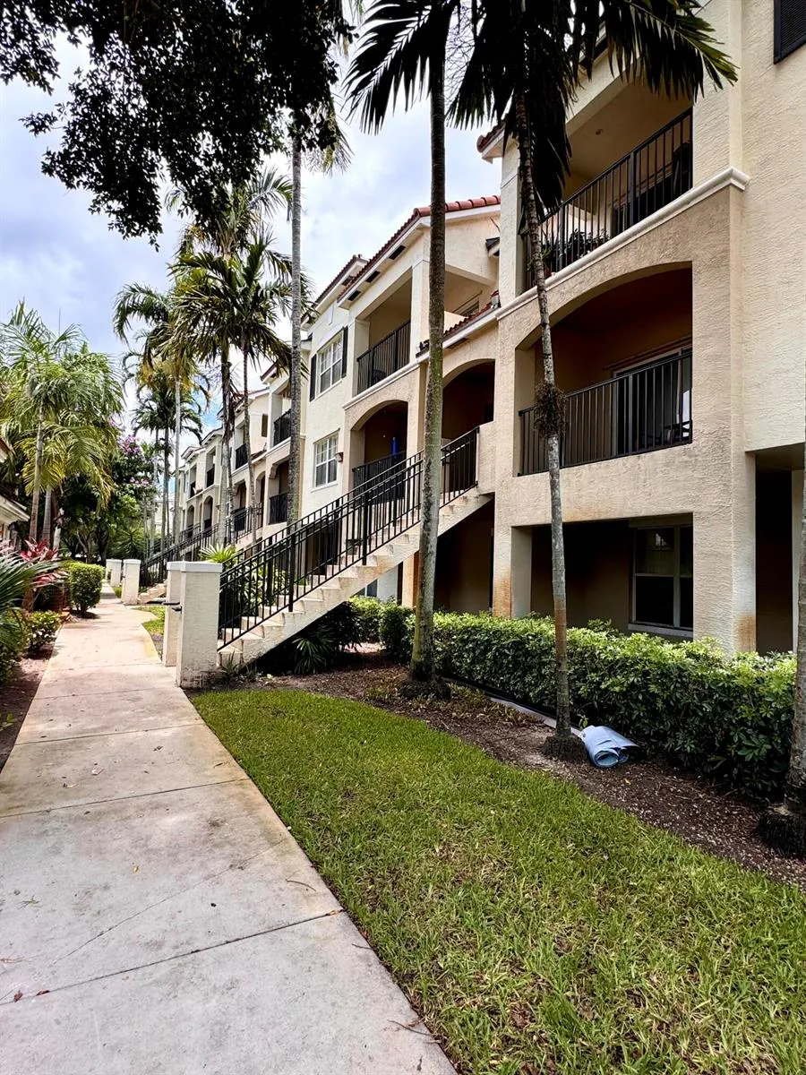 5840 W SAMPLE ROAD #303 Coral Springs, FL 33067