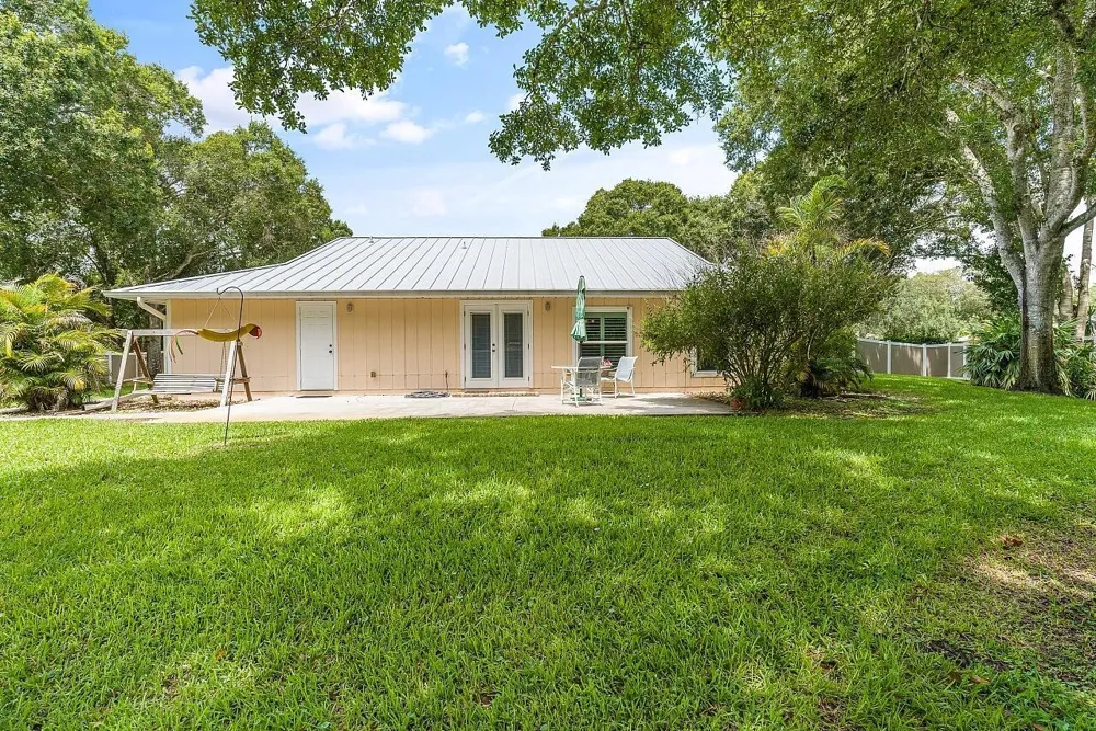 920 29TH COURT Vero Beach, FL 32960
