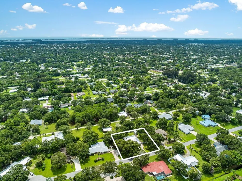 920 29TH COURT Vero Beach, FL 32960