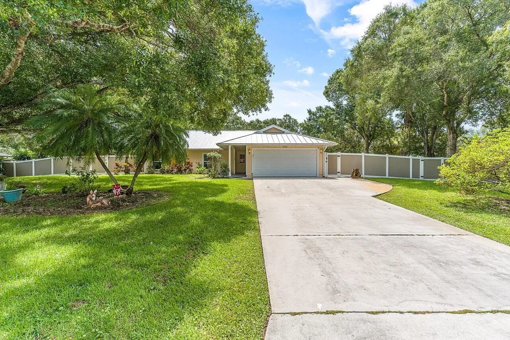920 29TH COURT Vero Beach, FL 32960