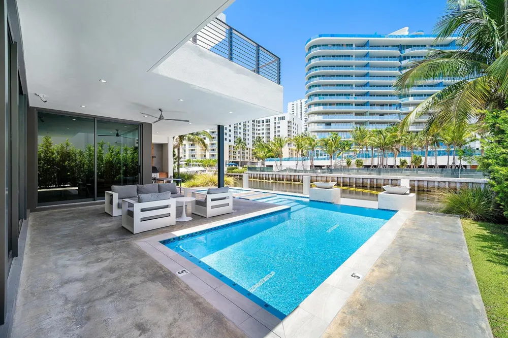 1650 E Terra Mar Drive Lauderdale By The Sea, FL 33062