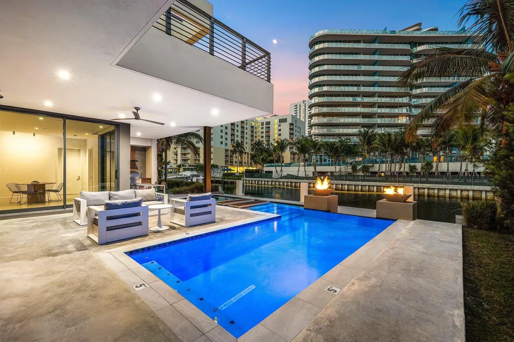 1650 E Terra Mar Drive Lauderdale By The Sea, FL 33062