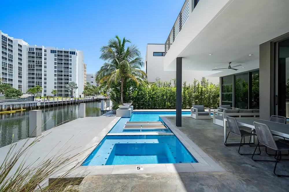 1650 E Terra Mar Drive Lauderdale By The Sea, FL 33062