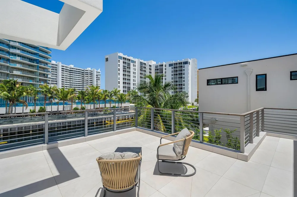 1650 E Terra Mar Drive Lauderdale By The Sea, FL 33062
