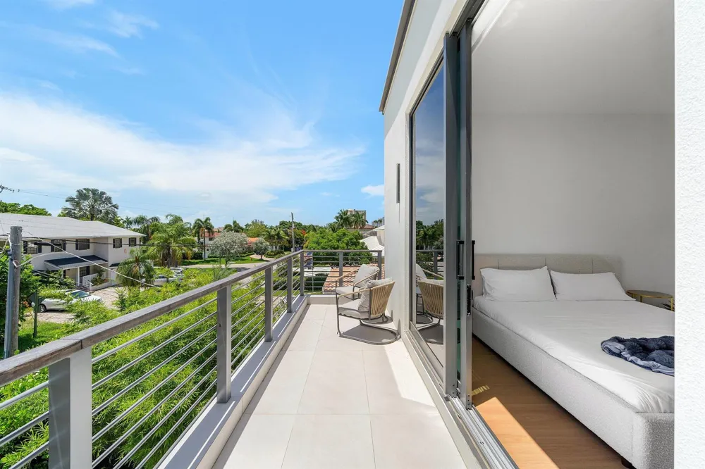 1650 E Terra Mar Drive Lauderdale By The Sea, FL 33062