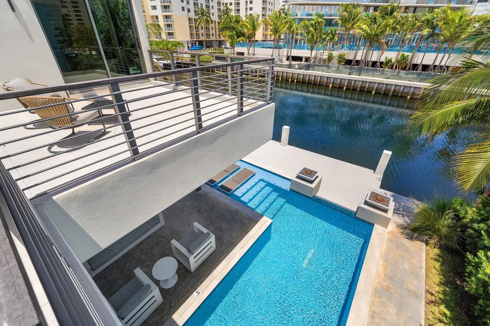1650 E Terra Mar Drive Lauderdale By The Sea, FL 33062