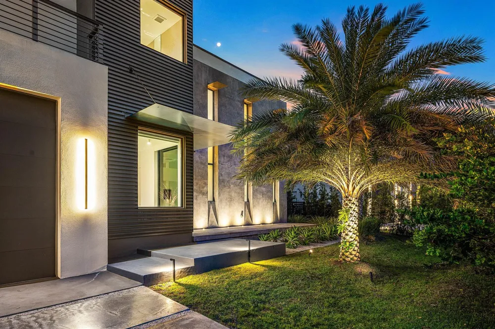1650 E Terra Mar Drive Lauderdale By The Sea, FL 33062
