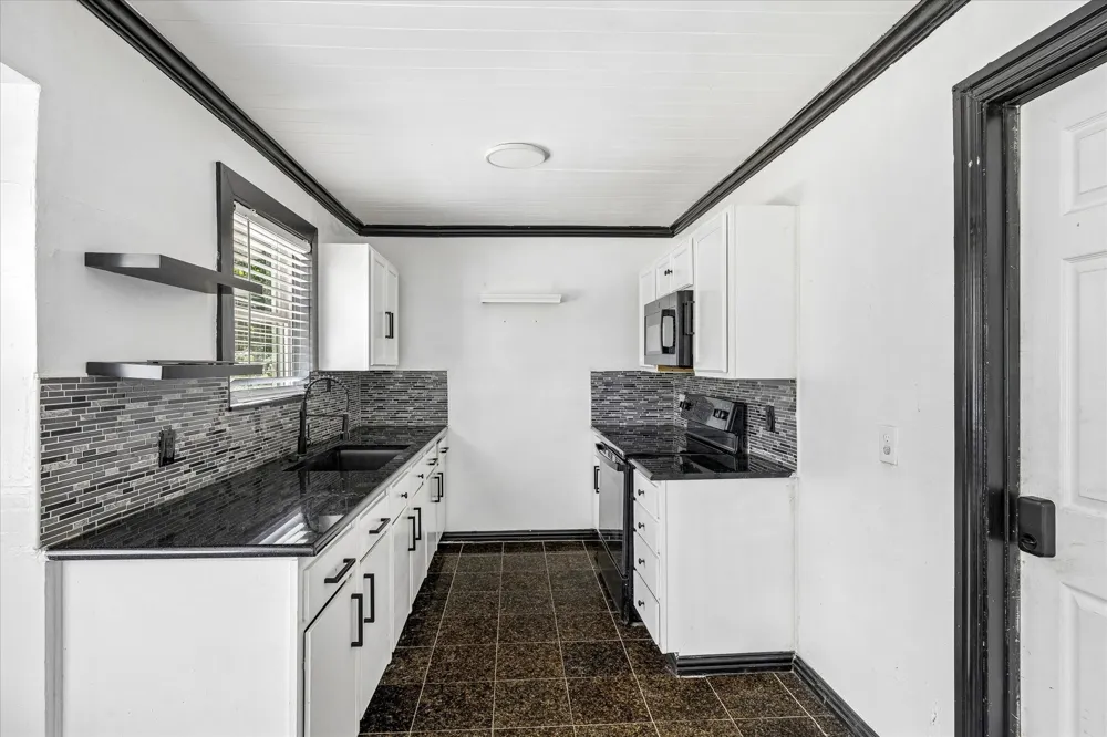 716 Heathcliff Drive Everman, TX 76140